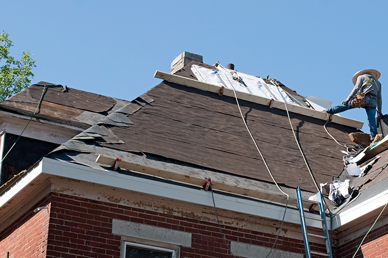 24/7 Roof Repair Contractor Farmington Hills & West Bloomfield - repair