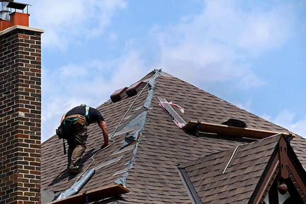 West Bloomfield Roofing & Siding Contractors | Cornerstone Roofing - west-bloomfield-house